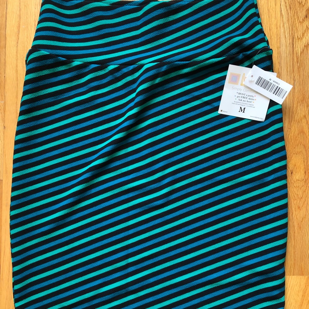 LuLaRoe Cassie Size Medium